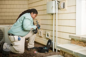 pro turf shorewood performing inspection for lawn care and pest control